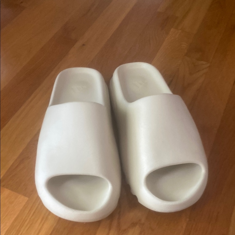 Yeezy slide bone